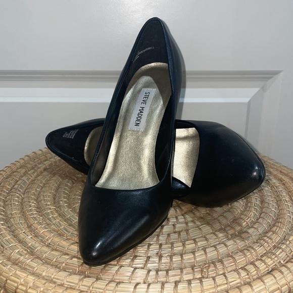 Steve Madden Nilla Black Leather Pumps - Picture 12 of 12